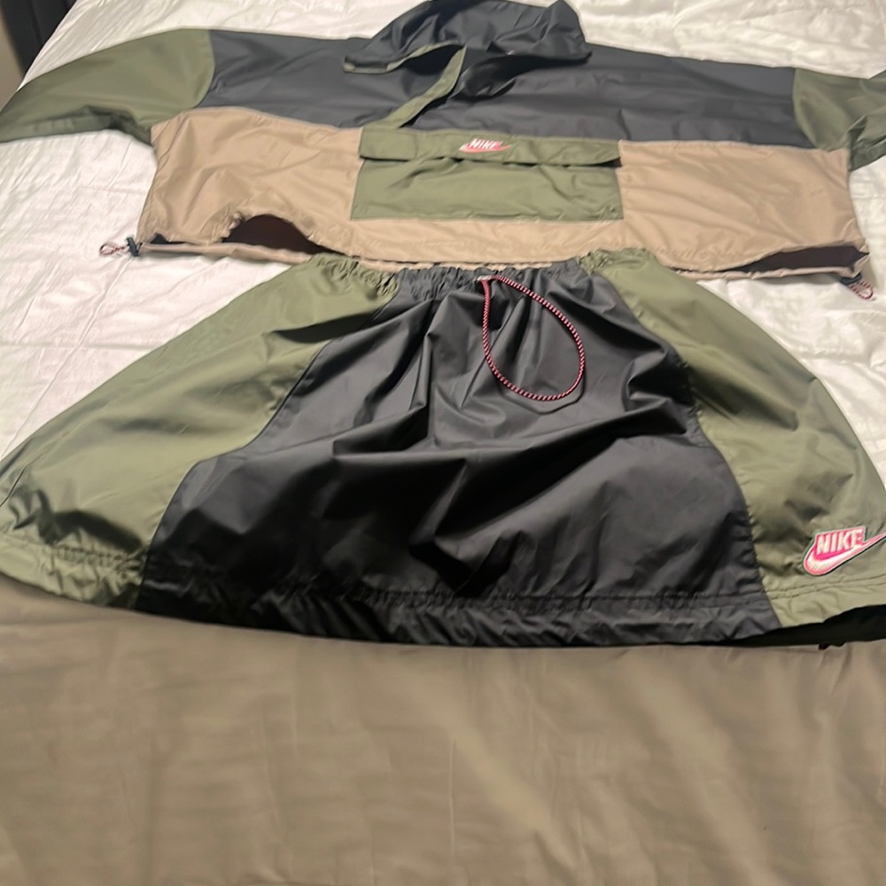 NET Nike skirt and long sleeve parachute material set size large